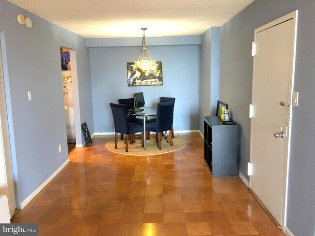 Foto del edificio - 4 Monroe St