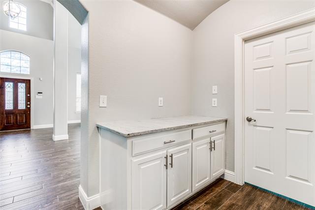 Building Photo - 1810 Red Cedar Trail