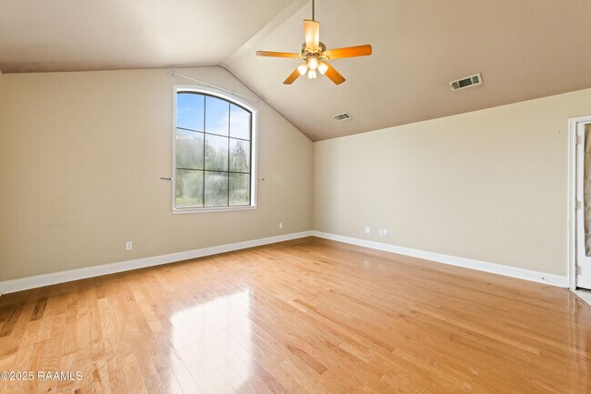 Building Photo - 204 Jane Dr