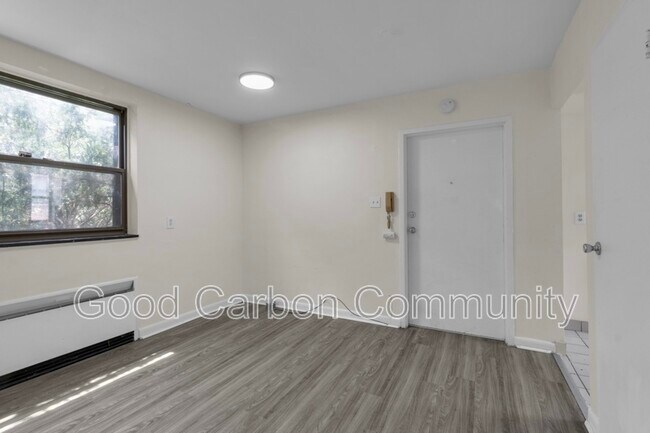 Building Photo - 1022 Delaware Ave