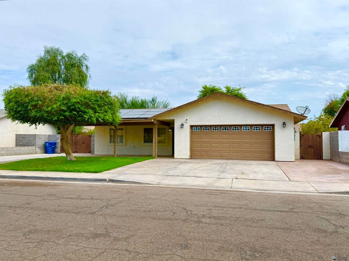 Foto principal - 4590 W 19th Pl