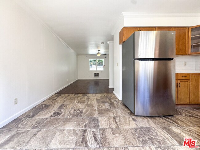 Foto del edificio - 750 Hyperion Ave