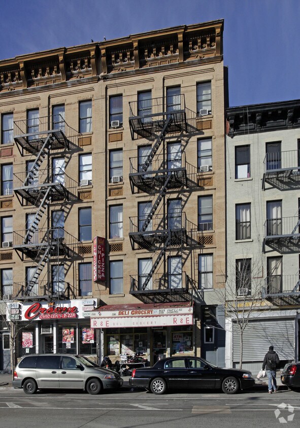 Foto del edificio - 2333 First Ave