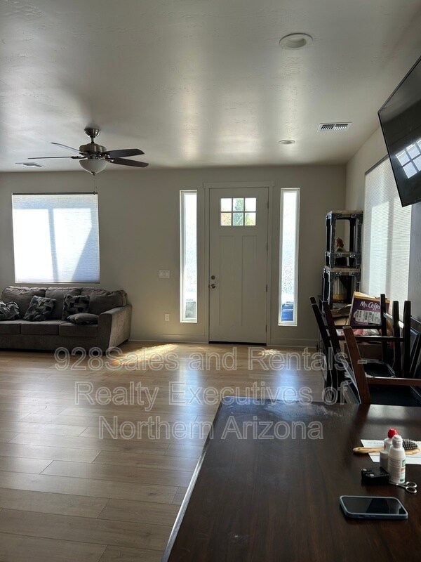 Foto del edificio - 2107 N West St