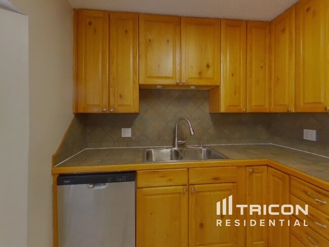 Building Photo - 2981 Snow Dr