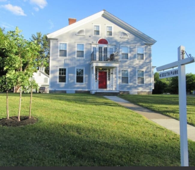 Front entrance to historic home - 4 S Park St Townhome