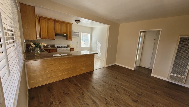Building Photo - 7013 Coldwater Canyon Ave