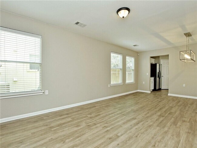 Foto del edificio - 5320 Krueger Ln