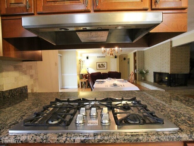 Building Photo - 5 br, 205 bath House - 4950 Lemay Ferry Rd
