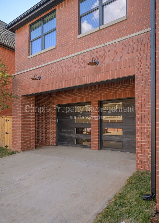 Building Photo - 1500 NW 16th St