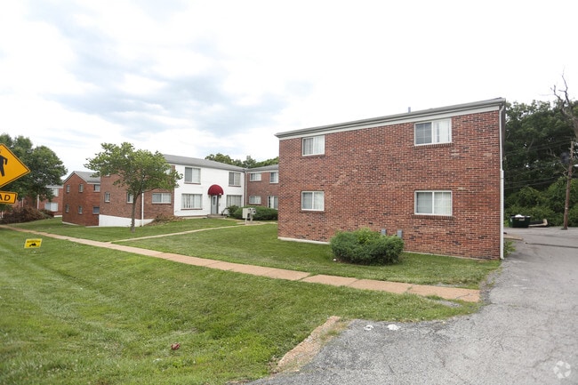 Building Photo - Kingston Drive Apartments