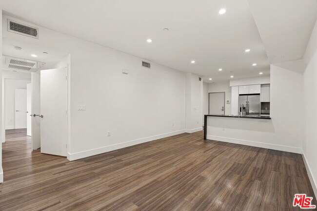 Foto del edificio - 100 S Orlando Ave
