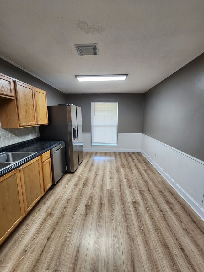 Building Photo - 9368 Wardlow Dr
