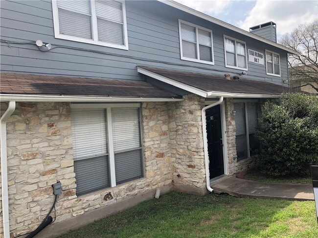 Building Photo - 9100 Mountain Ridge Dr