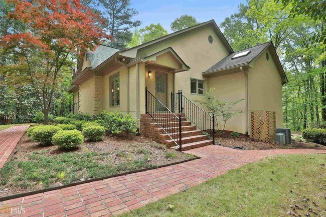 Building Photo - 305 Robinson Rd