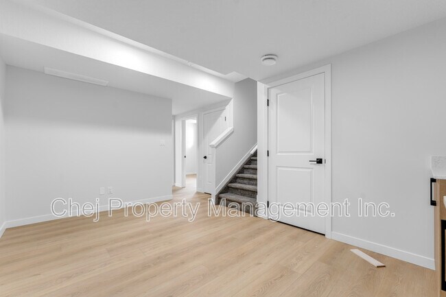 Building Photo - 6381 King Wynd SW