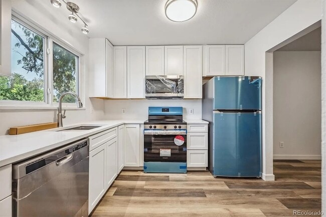 Foto del edificio - Updated spacious townhouse in prime location!