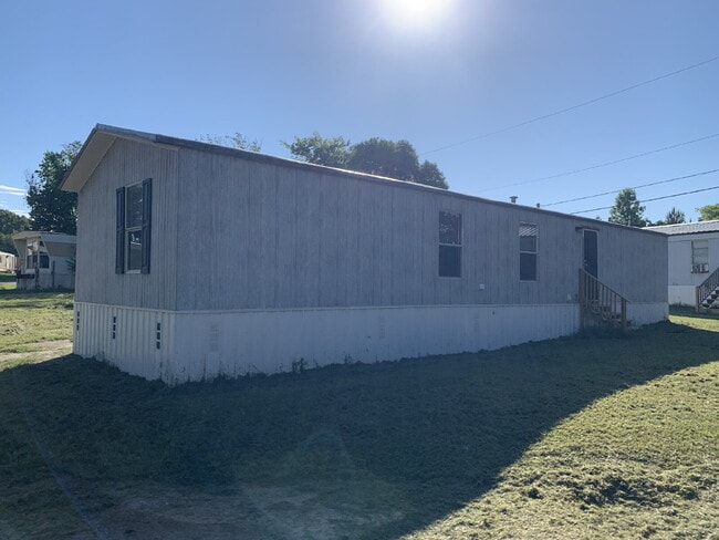 Building Photo - 3000 Poplar St