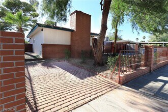 Building Photo - 2100 Santa Ynez Dr