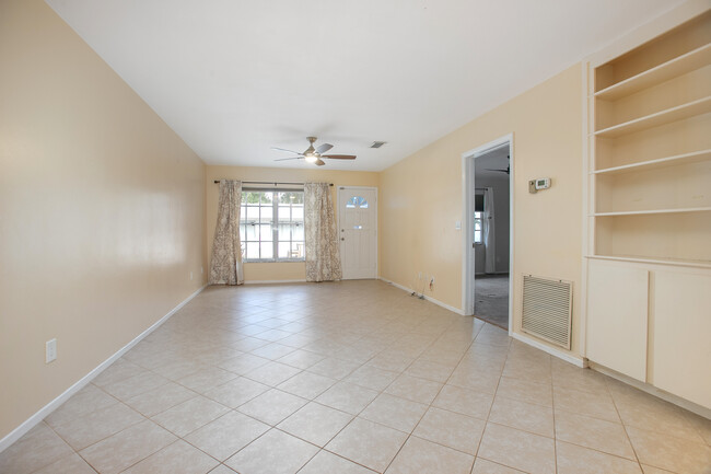 Foto del edificio - 1/1 walkable to downtown! $1,250 plus $50 ...