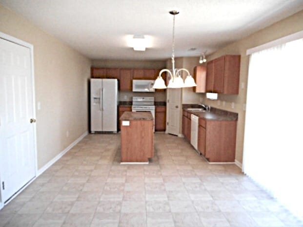Building Photo - 1836 Chatfield Dr