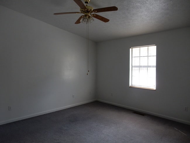 MASTER BEDROOM - 124 Forest Meadow Ln