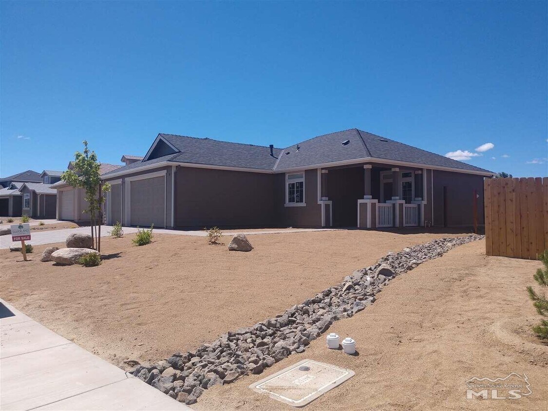 Building Photo - 2226 Windrow Dr