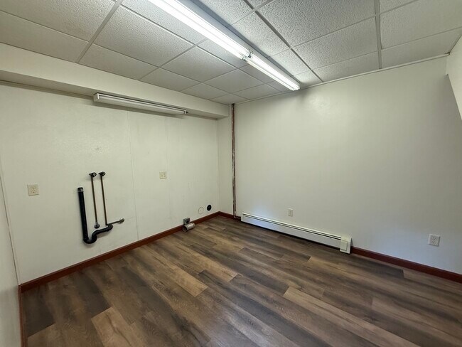 Foto del edificio - 2025 Millersburg Rd