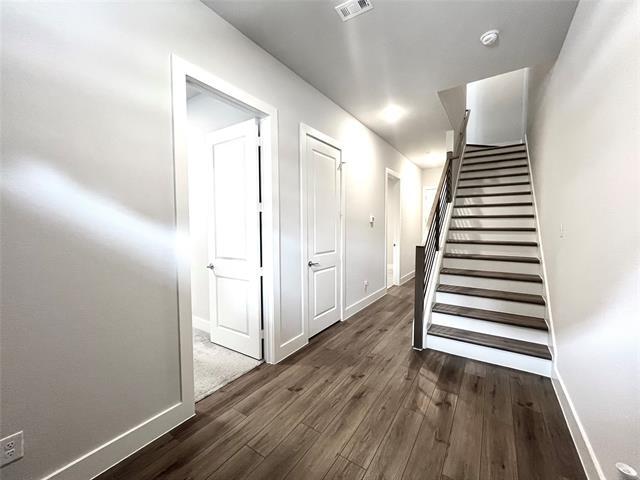 Building Photo - 8127 Bromley Dr
