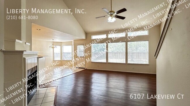 Foto del edificio - 6107 Lakeview Ct