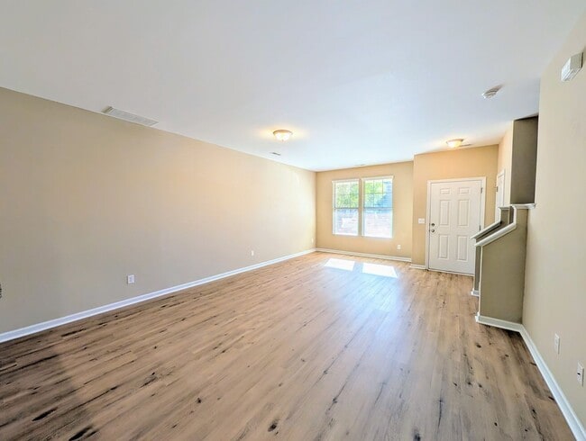 Foto del edificio - 4461 Middletown Dr