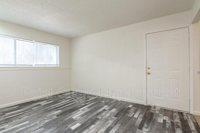 Foto del edificio - 2759 N Amidon Ave