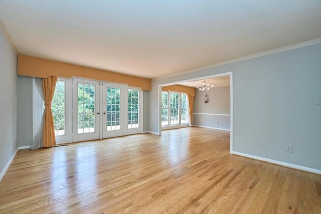 Building Photo - 1221 Carpers Farm Way