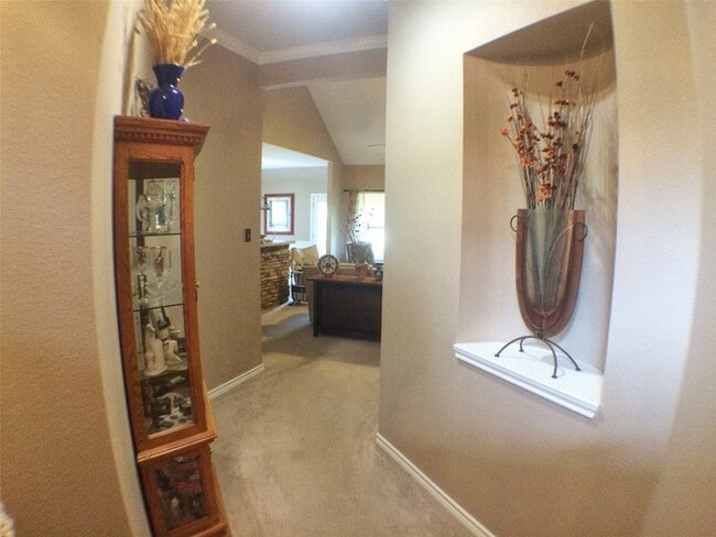 Building Photo - 5912 Meadowglen Dr