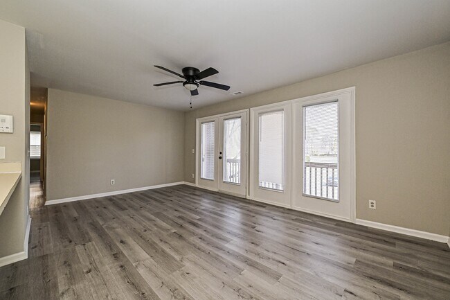 Foto del edificio - 6156 Meadow Rose Ln