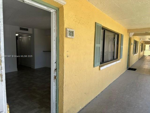 Foto del edificio - 517 Meadows Cir