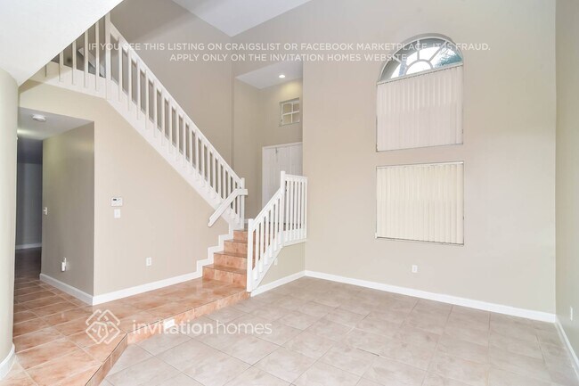 Building Photo - 1121 NW 129th Pl