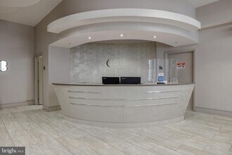 Building Photo - 3600 S Glebe Rd