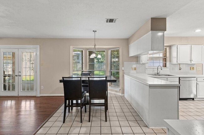 Building Photo - 16906 Poplar Hill St