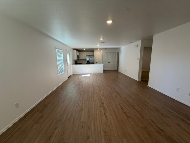 Foto del edificio - 7323 Greenbriar Cayon Ln