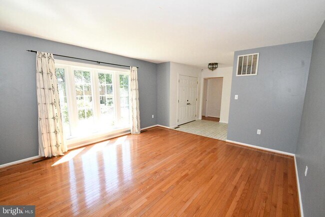 Building Photo - 15916 Marlington Dr
