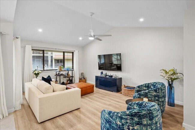 Foto del edificio - 5670 Coach House Cir