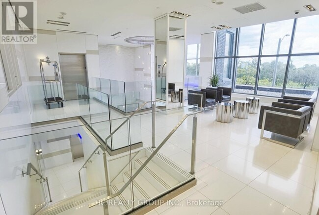 Building Photo - 110-110 Marine Parade Dr