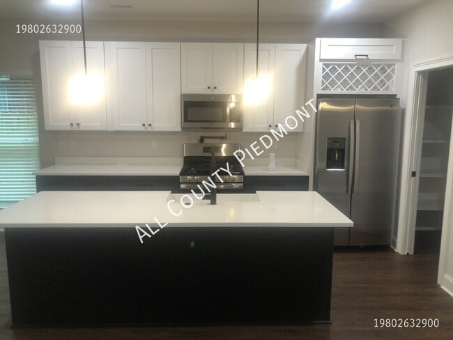 Foto del edificio - 3219 Credenza Rd