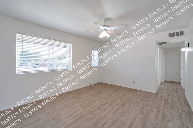 Building Photo - 2074 W Butler Dr