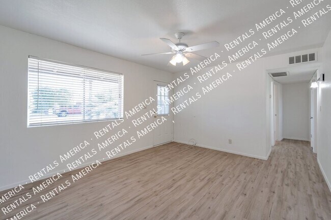 Foto del edificio - 2074 W Butler Dr