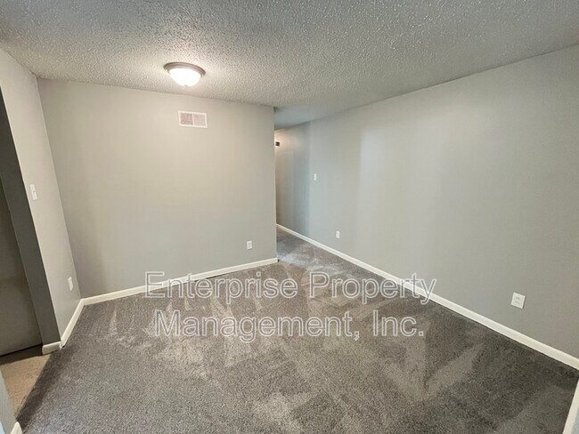 Foto del edificio - 1365 Garden Rd