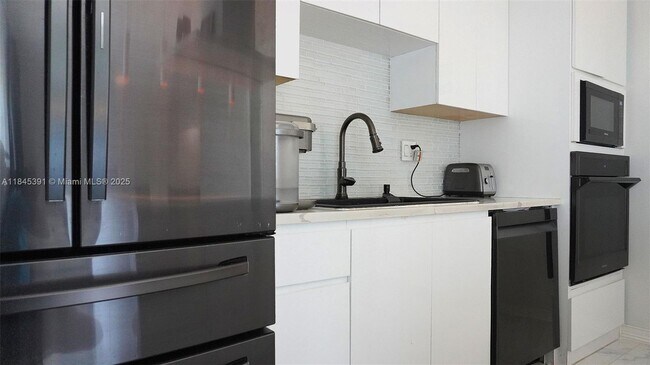 Foto del edificio - 907 NE 3rd St