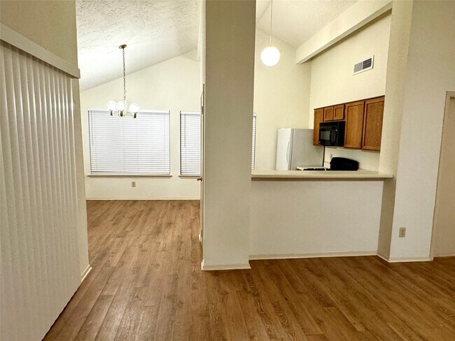 Foto del edificio - 3030 Sherborne St