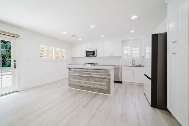 Foto del edificio - 3953 James Dr